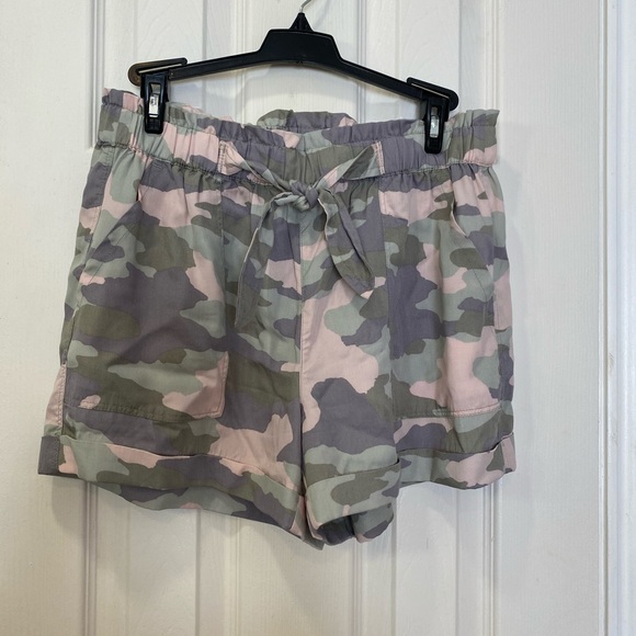 Aerie Camo shorts - Picture 1 of 1